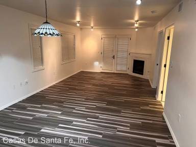 Main picture of 817 E Alameda St