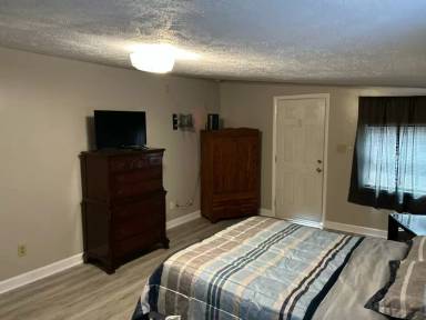 Main picture of 2735 Hope Mills Rd
