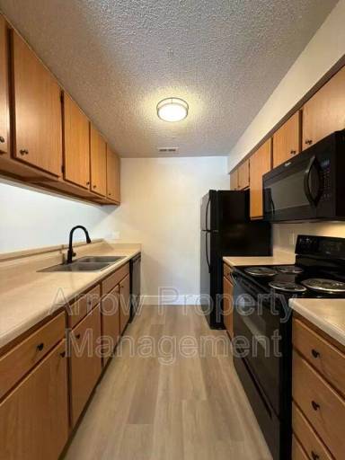 Main picture of 2330 N 44th St