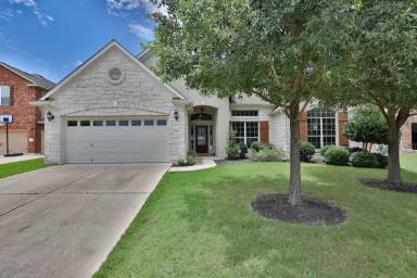 Main picture of 604 Fallen Oaks Dr