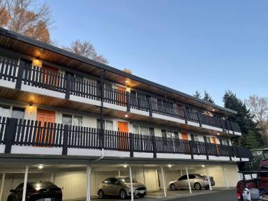 Main picture of 102 Summit Ave N