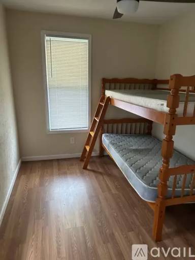 Main picture of 937 8th Ave