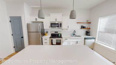 Main picture of 437 Coe Dairy Rd