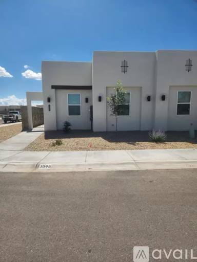 Main picture of 3098 Gladstone St