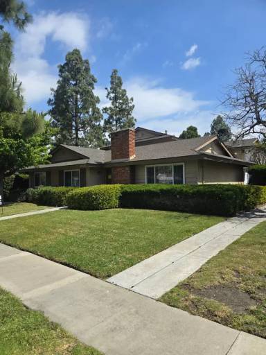 Main picture of 402 Nobel Ave