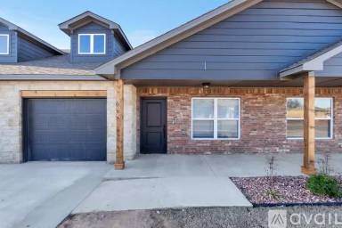 Main picture of 618 E Pams Dr
