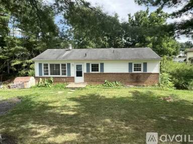 Main picture of 27 Hillside Dr