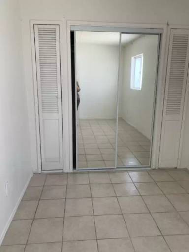 Main picture of 2319 Grand Ave