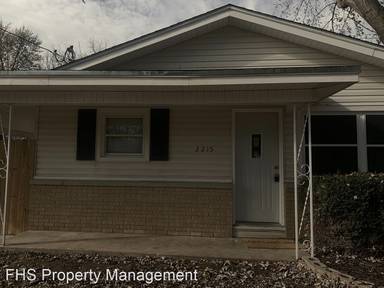 Main picture of 2215 N Travis Ave
