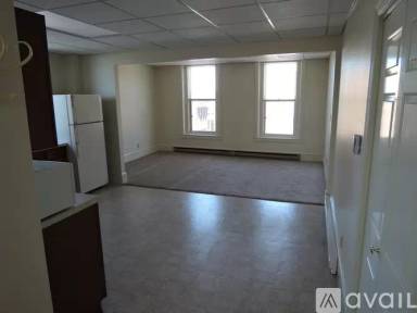 Main picture of 48 1/2 W King St