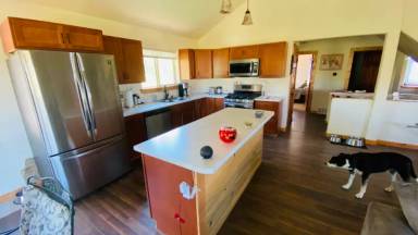 Main picture of 974 S Mountain Estates Rd