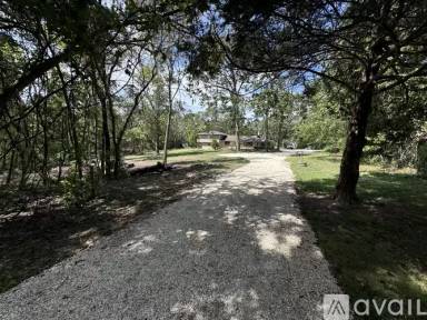 Main picture of 3009 W New Hope Rd