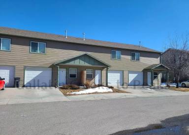 Main picture of 3040 York St