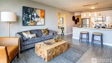 Main picture of 888 S Michigan Ave