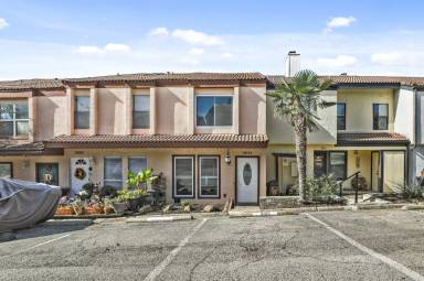 Main picture of 3838 Mediterranean St