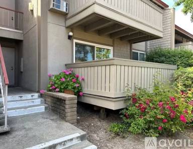 Main picture of 100 Kinross Dr