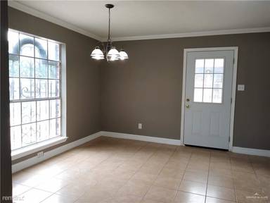 Main picture of 710 W Starr Ave