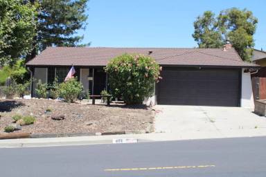 Main picture of 801 Coral Dr