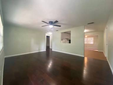 Main picture of 535 Olive St