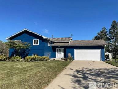 Main picture of 1045 Forest Hills Dr SW
