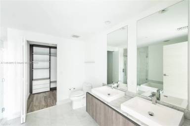 Main picture of SLS Lux