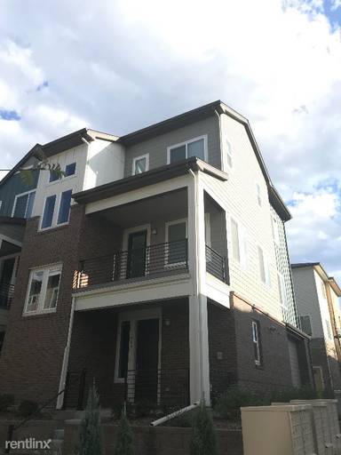 Main picture of 664 E Hinsdale Ave