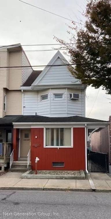 Main picture of 534 Chestnut St