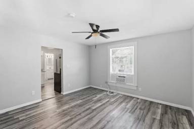 Main picture of 851 S Millwood Ave