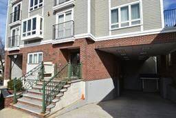 Main picture of 24 Arsenal St