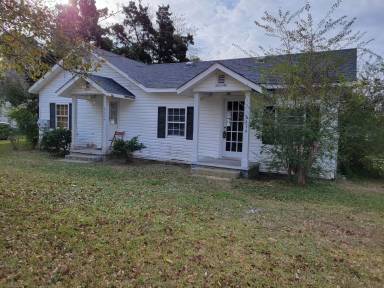 Main picture of 611 Broad Creek Loop Rd