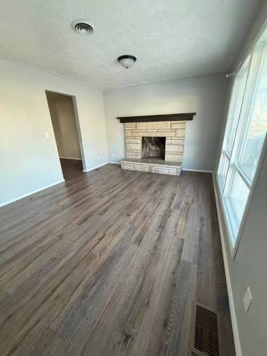 Main picture of 8620 S Walnut St