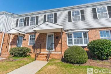 Main picture of 2200 Williamsburg Dr