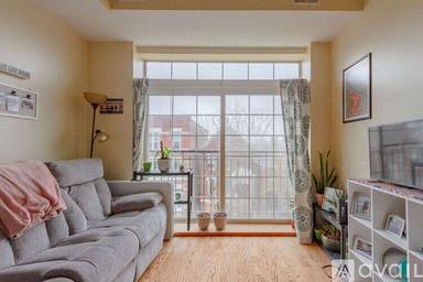 Main picture of 1644 W 21st St