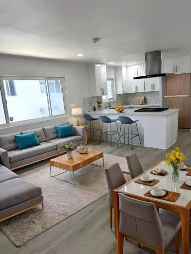 Main picture of 206 N Bandini St