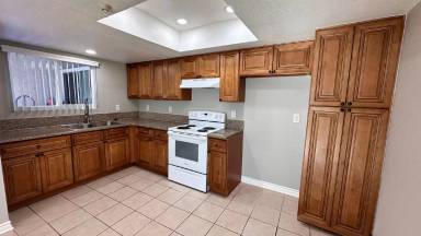 Main picture of 1629 W Civic Center Dr