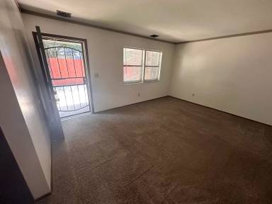 Main picture of 207 S Edwards Ave