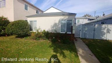 Main picture of 7005 W Manchester Ave