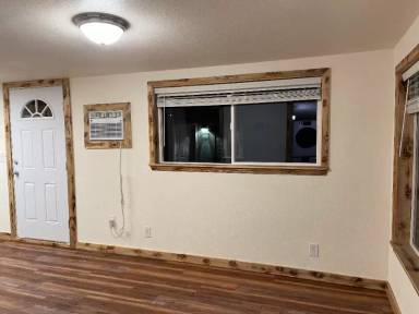 Main picture of 400 S Mission St