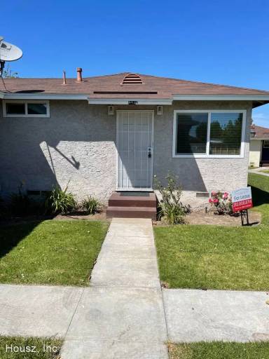 Main picture of 442 1/2 E 234th Walk