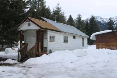 Main picture of 136 Krause Ln
