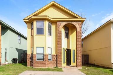 Main picture of 3013 La Estancia Ln