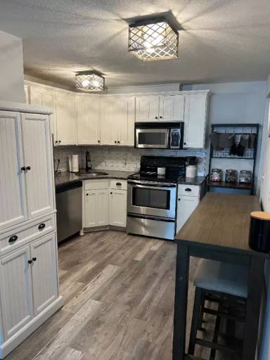 Main picture of 221 Minot St