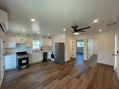 Main picture of 604 Park Ave