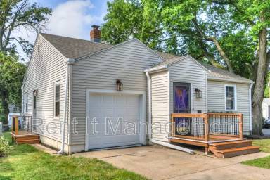 Main picture of 6029 Poppleton Ave