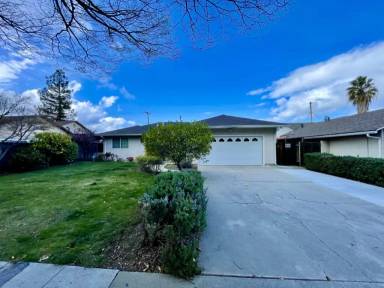 Main picture of 975 E Homestead Rd