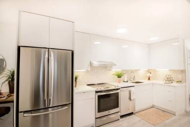 Main picture of 275 Grattan