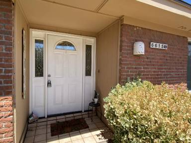 Main picture of 6615 Mia St NE