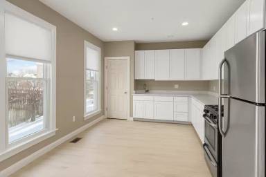 Main picture of 955 Ackerman Ave