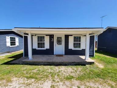 Main picture of 304 Carson Cir
