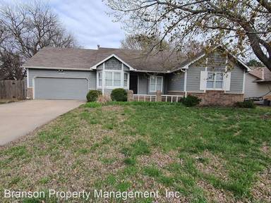 Main picture of 1946 N Holland Ln